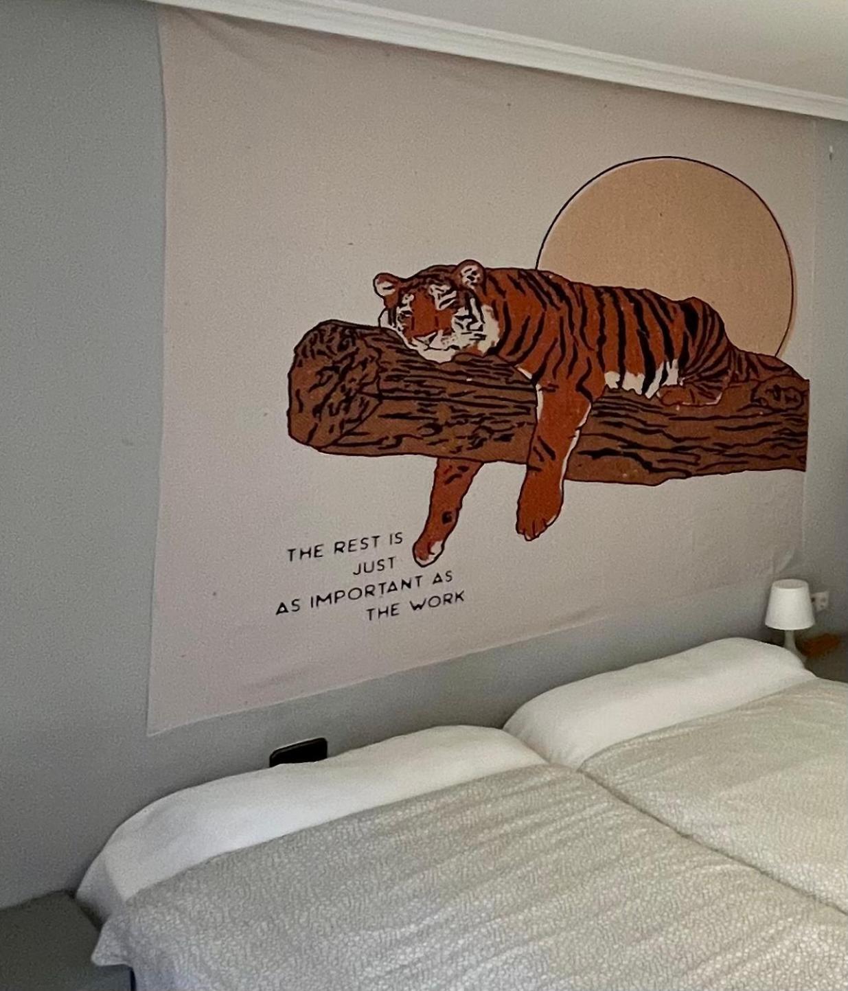 Roomin Guest house 2*